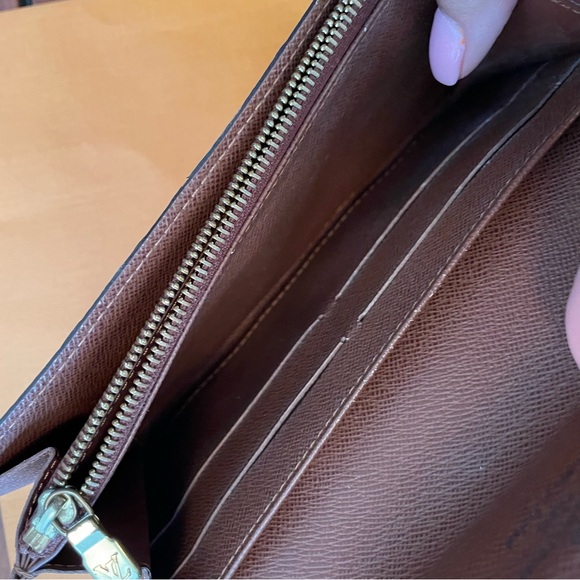 Louis Vuitton Monogram Sara Long Wallet - Picture 14 of 16